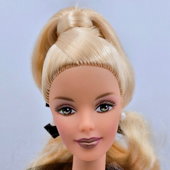 Vintage 2000 Barbie Doll Timeless Silhouette 29050 Mattel Read - Picture 2 of 16